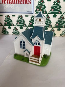 Magic Joyful We Adore Thee Church Christmas Hallmark Keepsake Ornament NIB - Foto 1 di 12