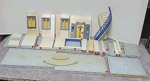 VTG 2000 Playmobil Modern House 3965 Replacement Bases Walls Staircase RETIRED - Picture 1 of 10