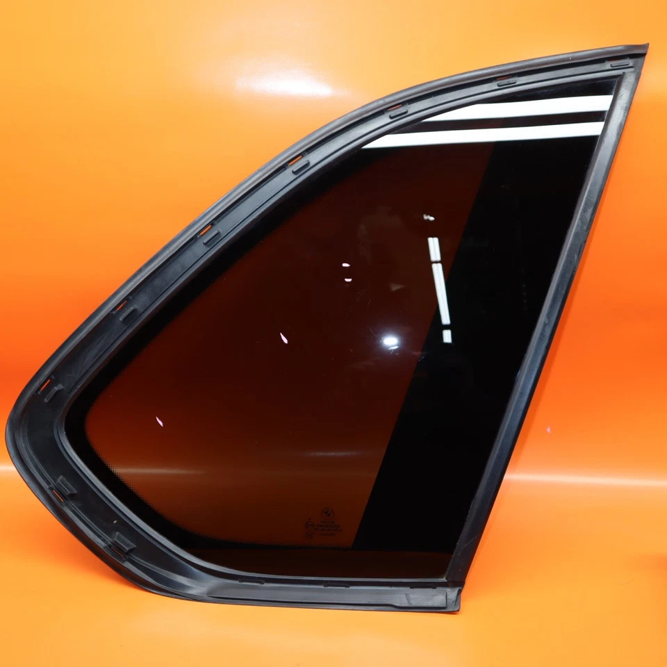 BMW X5 QUARTER GLASS RIGHT REAR 2014 2015 2016 2017 2018 5137 7305772 OEM - Image 1 of 4