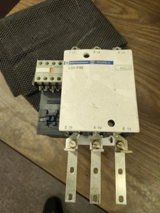 Contactor Square D Telemecanique LC1F115 usado - Imagen 1 de 6