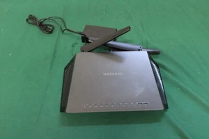 Netgear R7000 Nighthawk AC1900 Dual-Band Smart WiFi Router - Afbeelding 1 van 8