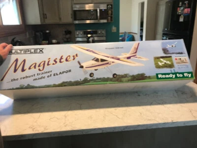 Avión Multiplex Magister RC - Versión RTF Foto 1 de 4