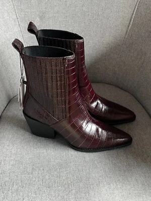 NUEVAS BOTAS VAQUERAS ZARA BORGOÑA SIMULADAS CUERO COCODRILO PUNTA AL TOBILLO 36EU/3UK/6US Foto 1 de 4