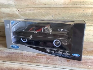 Ford Crestline Sunliner 1953 convertible 1:18 fundido a presión coche negro Welly nuevo en caja - Imagen 1 de 5