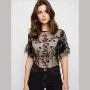 Top transparente bordado Dalia para mujer M negro floral caprichoso hada grunge bruja - Imagen 1 de 11