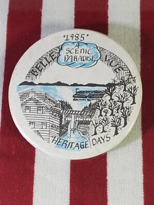 Vintage 1985 Bellevue Iowa Heritage Days "A Scenic Paradise" Button Pin - Imagen 1 de 2