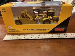 Caterpillar 1:50 Scale Diecast 613G Wheel Tractor Scraper 55235 CAT - Picture 1 of 4