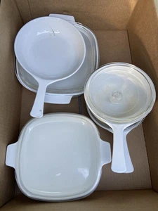Corning Ware Blue Cornflower 5 pc Set: 2 Qt, 1.5 Qt, 6.5”, Lids - Picture 1 of 6