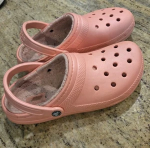 Crocs gefütterter klassischer Damen Clog Größe M8/W10 Melone Peach - Bild 1 von 11