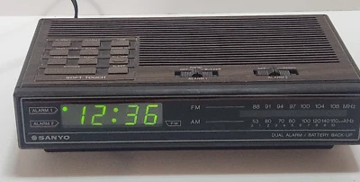 Reloj Radio Despertador Doble Digital Sanyo RM6400 AM FM - Probado/Funcionando Excelente Forma Foto 1 de 4