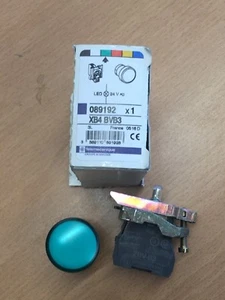 TELEMECANIQUE XB4 BVB3 - PILOT LIGHT ASSEMBLY - LED/GREEN - Picture 1 of 3