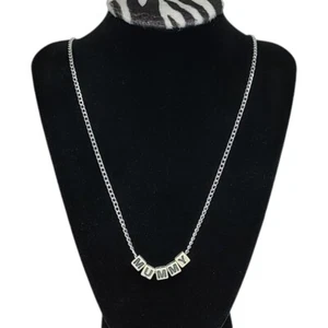 Collar con letras de bloque de momia hecho a mano palabra personalizada joyería hecha a mano Halloween - Imagen 1 de 10