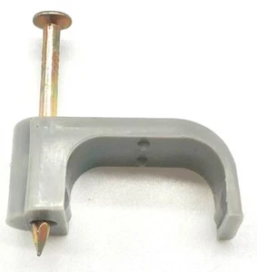 16MM TWIN AND EARTH CABLE CLIPS FLAT GREY CABLE CLIP WITH NAILS TWIN & EARTH - Picture 1 of 5