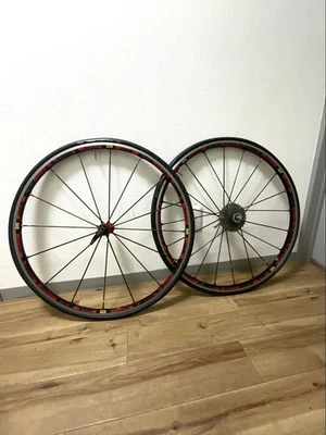 Ruota a raggi in carbonio rosso Mavic R-Sys - Immagine 1 di 4
