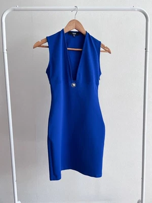 Versus Gianni Versace коктейльное мини-платье без рукавов глубокий v-образным вырезом металлический логотип IT40 - Изображение 1 из 4