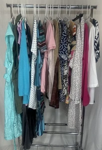 18-teiliges Damen-Herbstbekleidungspaket Größe 14/X-Large Freizeitkleider Hoodies Shirts - Bild 1 von 10