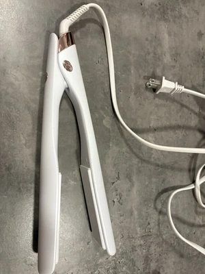 Plancha de alisado y peinado profesional T3 Lucea 1,5" - blanca (77530) Foto 1 de 4