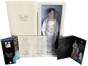 The Jackie Doll White Satin Gown Ensemble Authentic Replica 1962 Jewelry Bag COA - Bild 1 von 23