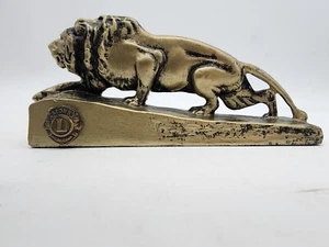 VINTAGE LIONS CLUB INTERNATIONAL PROWLING LION PAPERWEIGHT - Picture 1 of 6