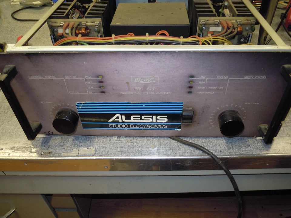 amplificatore finale di potenza hi-fi revac pro600 600 watt - Immagine 1 di 4