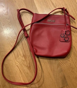 NWOT Kenneth Cole Reaction Red Cross Body Purse Zip Compartment - Picture 1 of 5