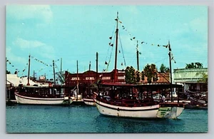 Postcard Sponge Fleet Scene Ships Anclote River Tarpon Springs Florida Unused - Picture 1 of 2