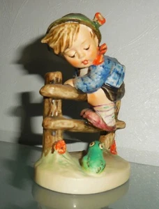 VINTAGE GERMAN M J HUMMEL PORCELAIN FIGURINE COLORFUL FROG DESIGN - Picture 1 of 5
