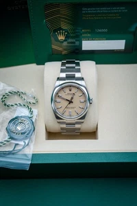 Rolex Oyster Perpetual 36 Beige Dial von 2025 - Ref. 126000 - Nagelneuer Komplettsatz - Bild 1 von 7