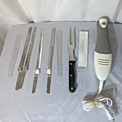 Juego de cuchillos eléctricos GE para tallar hojas de pan y carne con tenedor y estuche para servir Foto 1 de 4