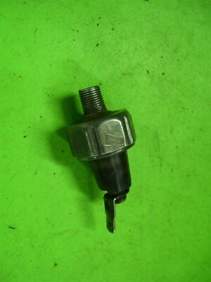 74 Toyota Corolla 1600 TE21 2T-C 1.6L Motor Presión Aceite Unidad de Envío Medidor Foto 1 de 3