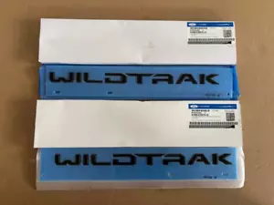 Par de puertas delanteras genuinas de letras elevadas "WILDTRAK" FORD RANGER Next-Gen2022-25 - Imagen 1 de 4