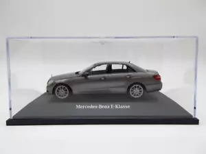1:43 Mercedes-Benz E-Klasse W212 previous term mini car Palladium silver Diecast - Picture 1 of 4