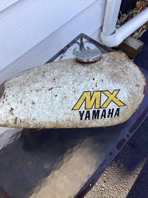 1980 Yamaha MX tanque de gasolina OEM tanque de gasolina tanque de gasolina gasolina década de 1970 cabide de parede vintage - Imagem 1 de 4