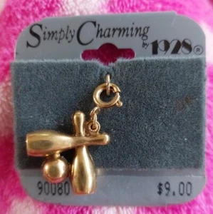 Vintage Bowling Ball & Pins Sports League Hobby Charm Keychain New - Picture 1 of 3