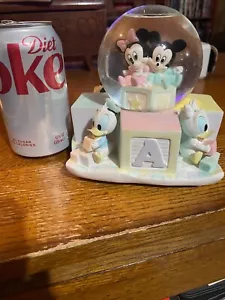 Disney Baby Topolino e Minnie Nursery Snowglobe Paperino e Margherita Pluto Blocchi Pippo - Foto 1 di 2