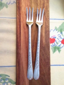 Pair / 2 1932 Wallace Silverplate " Fortune " Floral Pattern Seafood Forks L@@K! - Picture 1 of 9