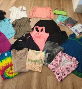 Women's Lot of 22pcs Summer Clothes Size S/M/L Mixed Dress Tank Top Shirts Pants - Picture 1 of 10