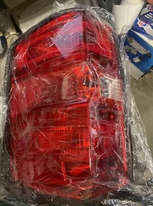14-18 Chevy/GMC Silverado/Sierra1500,Part#02RLA4502ARD,LH Driver Side Tail Light - Picture 1 of 12