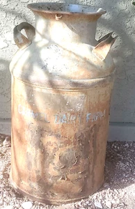 MILK CAN YARD ART VTG 10 GALLON STEEL  CA CARMEL DAIRY COW EMBOSSED DAIRYMEN - Picture 1 of 8