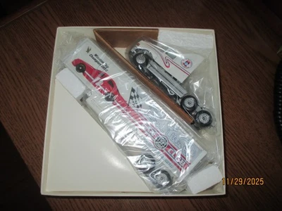 Winross Bill Elliot Race Tractor Trailer. - Image 1 of 2