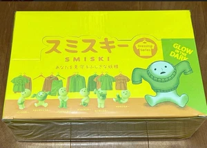 SMISKI Dressing Serie 12 Packungen Sortiment Box Figur LEUCHTET IM DUNKELN Japan Kostenloser Versand - Bild 1 von 10