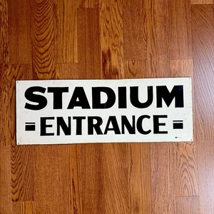 Insegna Vintage New England Stadium Enterance Grande Mummert Metallo Made USA - Foto 1 di 7