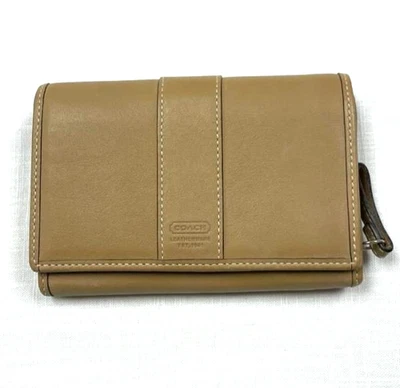 NUEVA Cartera Coach Cuero Tostado Triple Nueva Sin Etiquetas Cartera Monedero Camel Tarjeta Foto 1 de 4