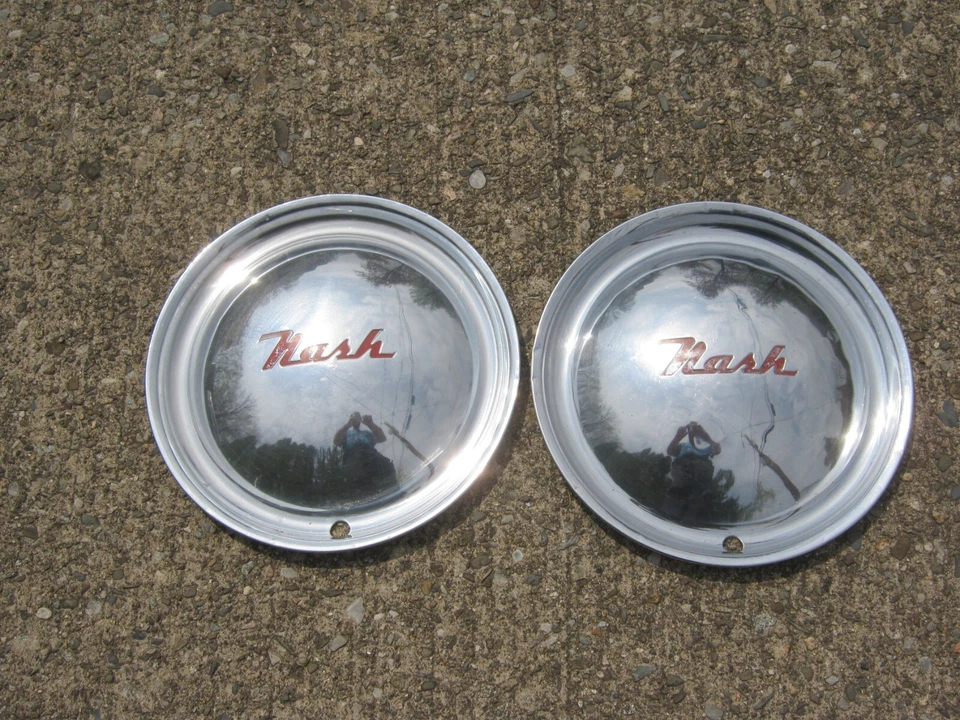 Tapacubos Nash Statesman 1952 a 1955 originales 15 pulgadas cubiertas de rueda Foto 1 de 4