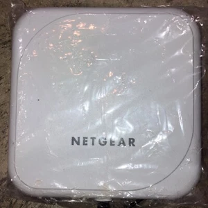 NEW OPEN BOX NETGEAR ANT24D18v2 14Dbi Patch Panel Directional Antenna UNIT ONLY - Picture 1 of 2