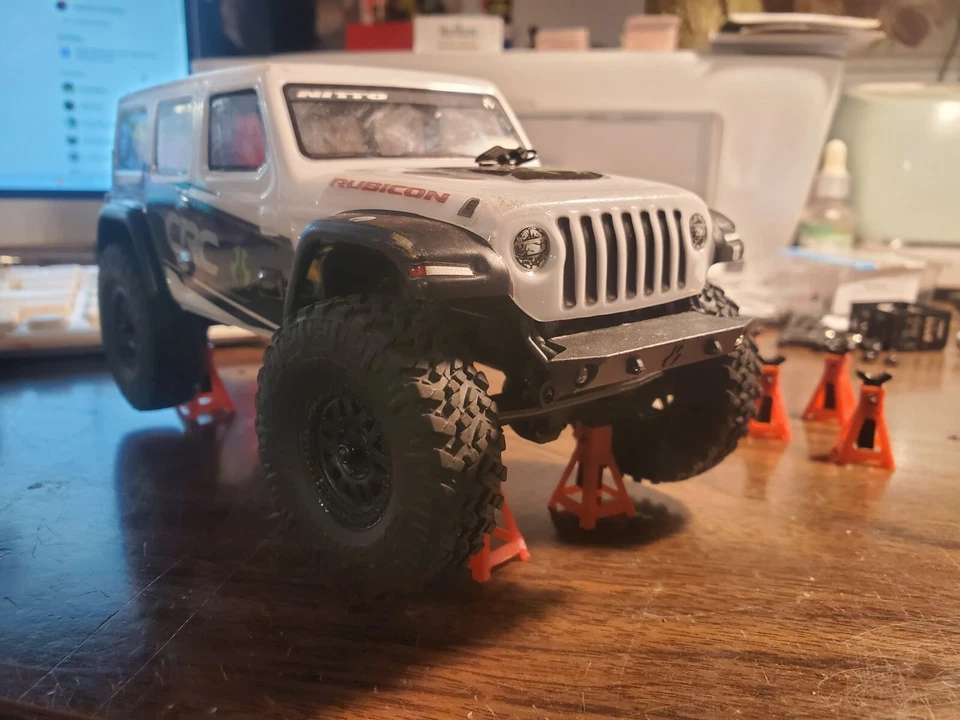 1/24th scale jack stands - Image 1 of 1