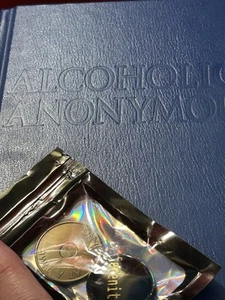 One Day At A Time Coin And Hard 4th Addition Anonymous Book 2005 /Serenity Stone - Picture 1 of 12