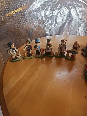 Juego de 6 piezas adornos/pasteles vintage de plástico Hummel para niño y niña - Macao Foto 1 de 4