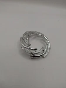 VTG Brooch/pin Signed Sarah Coventry Silver Tone Swirl Circle - Picture 1 of 8