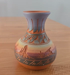 Mesa Verde Red Earth Pottery Navajo Vase Artist Signed 4” Tall - Picture 1 of 3